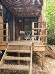 Comfortable wooden bungalow among the trees Hotels in Jard-sur-Mer