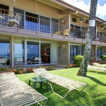Luxury OCEAN FRONT Truly 5 Star with A/C, 20' From The Water At Pikake. No fees