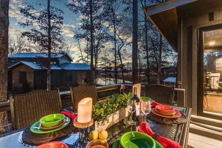 Lakeside Tiny House on the lake, in the mountains
