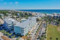 3-Bedroom Condo with Private Beach Access and Pools! Gulf Place Property!