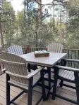Family-sized, quaint cabin on the edge of the US Forest