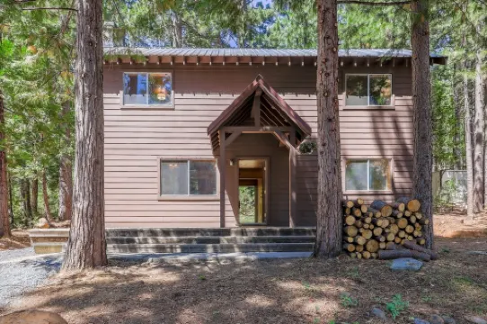 The Wildwood Cabin - Tahoe National Forest