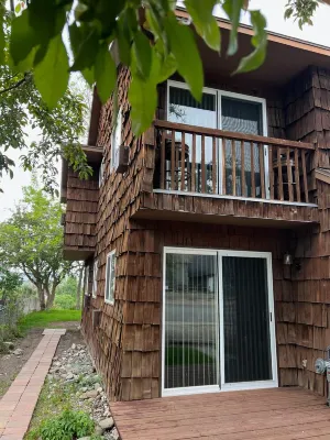 MOUNTAIN VIEW LODGING 2 blocks to HISTORIC DOWNTOWN CODY3 bedrooms 4 beds