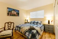 You will love the views of the ocean & location 7 min beach and 15 min Carmel Hotels near California State University, Monterey Bay