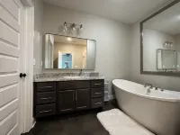 Beach Access, Sleeps 8, Pets-Yes! Blue Oak Cottage - Beach Supplies Included!