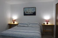 Easy Street Hideaway: Daylight Basement Unit