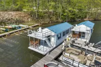🌟 Unique Houseboat Experience on Lake Winnipesaukee - Harborside 🚤🌊