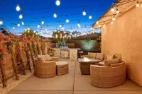 NEW! Mountain Views, Saltwater Pool&Spa, Firepit and Outdoor BBQ and bar area