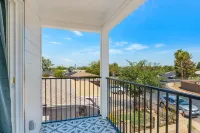 New Home in Down Town Gilbert-Heated Pool, Fire Pits, BBQ