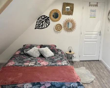 Charming apartment in Granville 格朗維爾酒店