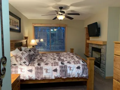 Beautiful Gull Lake Condo at Causeway on Gull #150!
