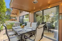 Family friendly condo, bright and beachy, walk to the beach! AC, pool, hot tub! - 4-Star