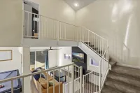 Spacious and Modern Pet-Friendly Chalet in the Pines—perfect for large groups!