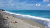 POSHPADZ -Villa Koalua Walk to Jupiter Beach-Prime Lake Views-Resort Setting