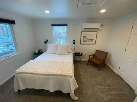 Cute tiny home with everything you need!