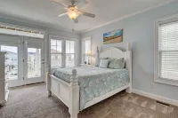 2 Minutes to the Beach, Ocean Views, Side by Side Homes, Rent Separate/Together Hotels near Fort Fisher Recreation Reserve Observation Deck