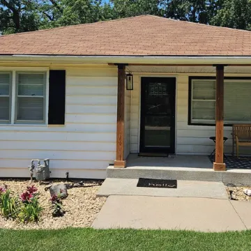 Quiet Centrally Located Close to Wasburn Private Drive