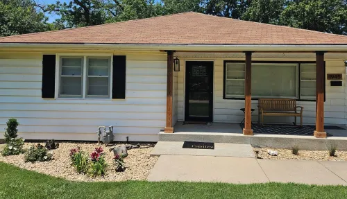 Quiet Centrally Located Close to Wasburn Private Drive