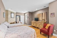 VERY BEAUTIFUL, CUSTOM DESIGNED-CREATED-BUILT LUXURY HOME!!!! PRIVATE BEACH!!!!