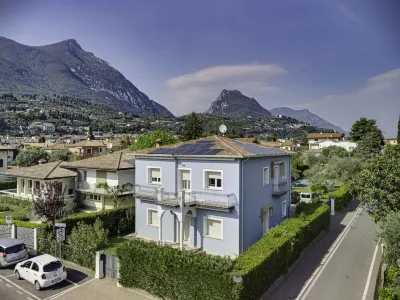 Luxurious Residence in Central Location a Few Steps from the Lake with AC and WIFI Campeggio Maderno Di Avanzi Roberto 주변 호텔