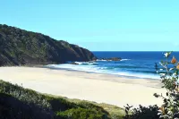'Coopernook' absolute beachfront property on stunning Blueys Beach