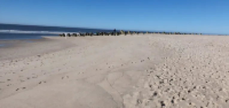 Very close to the beach, central, very well-kept and inviting, WLAN, parking space