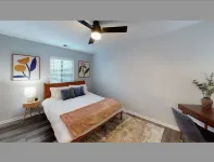 Beautiful Uptown Condo w/ 2BR/2Bath, by Mansion™