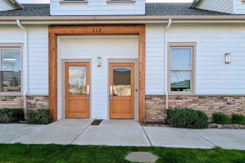 Newberg Wine Country Suites: Gris Room Hotels in Newberg