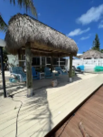 RITA'S PARADISE 37.5' DOCK-Cabana Club-TIKI HUT-Screen Porch-ICE MAKER-Bait Frez