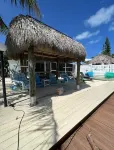RITA'S PARADISE 37.5' DOCK-Cabana Club-TIKI HUT-Screen Porch-ICE MAKER-Bait Frez Hotels in Key Colony Beach