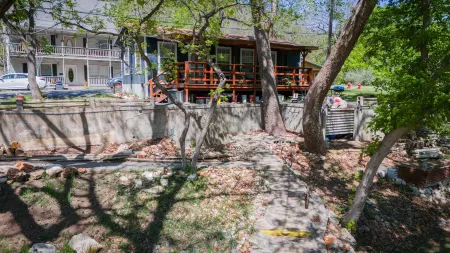 Private River Haus Directly on the Tube Chute!