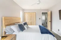 NEW Spacious 5 bedrooms with Public Lake & Beach Access and Kayak!