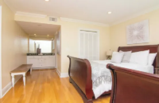 First Floor 2bd/2ba Fully Remodeled  Condo in Saddlebrook