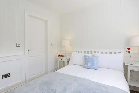 The Pier - luxury hotel style, central apartment with fantastic sea views