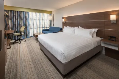 Holiday Inn Express & Suites Springfield Hotels near Lincoln Memorial Garden and Nature Center