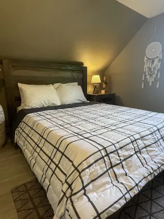 2b apt loft Downtown Ipswich