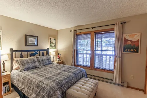 Wonderful 3 Bed, 3 Bath Condo, River and Forest Views, Steps from Shuttle.