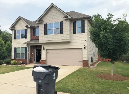 Spacious Newnan Retreat - Minutes from Hospital & Celebrations!