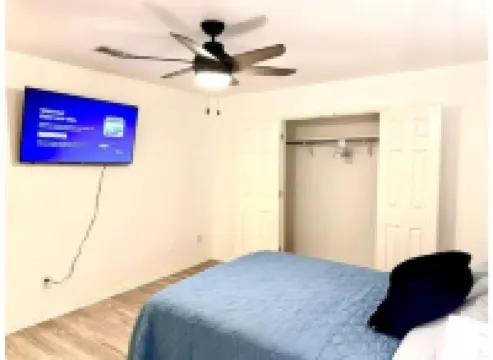 6Bedrooms/7Beds/3Bath/2Large Driveways/Pooltable/Arcade Machines