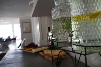 Seneca Sunsets - Waterfront, hot tub, new dock, great views, central location! Hotels in Seneca County