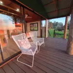 Tranquil Cabin, Off Grid with Amazing Views Hotels in Meelon