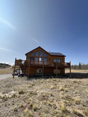 Brand New 4-bedroom cabin/stunning views/king bed, Hot Tub!!!