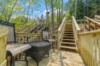 Beautiful Sacandaga Lake Cabin in Adirondacks w/ private lake access