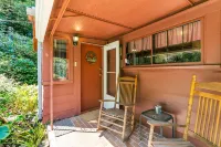 Cozy Stay Near Brevard: Hot Tub & Creek Views