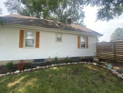Cozy Bungalow in the quaint small town of Louisburg!