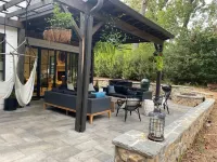Lake Hartwell water front with private dock, sleeps 15