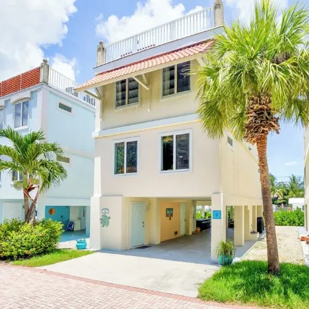 Florida Keys, Private Wellness Enjoyment with Private Hot Tub and Plunge Pool