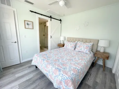 Water-view escape within a 5-minute walk of Madeira Beach