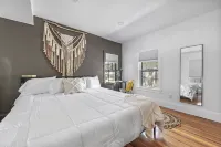The Bookstore · Private Parking · King Beds · Downtown Rockport·· Dog Friendly