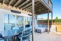 Modern Beachfront Escape Steps from Ferry Private Deck Waterfront